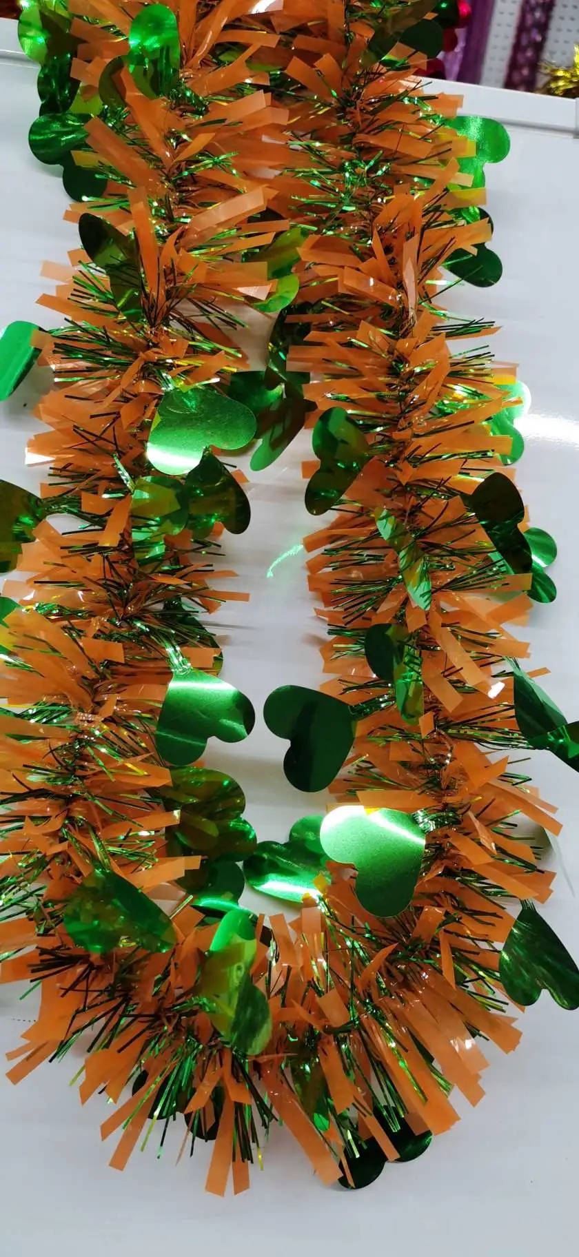 Two-color heart-shaped Christmas ribbons, rubia carnival party supplies, party ribbons details Picture