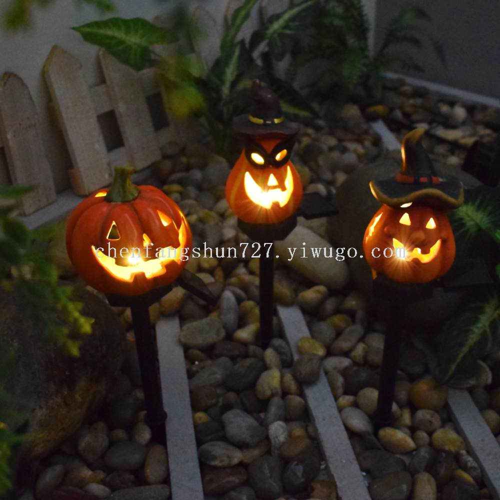 Halloween solar outdoor lights, waterproof courtyard lawn atmosphere arrangement, landscape decoration, resin ground insert pumpkin lanterns