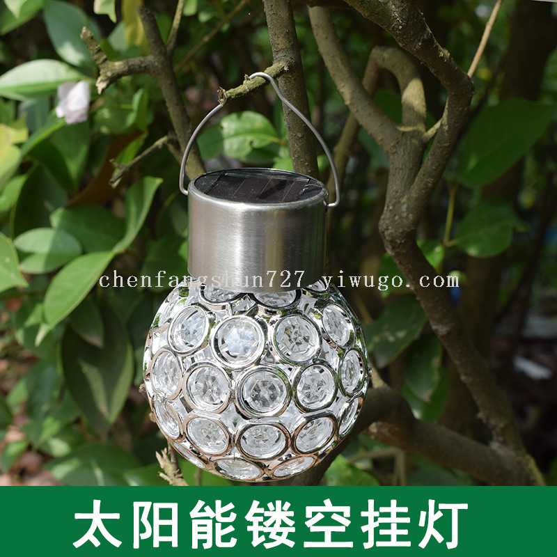 New solar-powered hanging lights, outdoor rainproof chandeliers, light-controlled hollowed-out lights, lawn, garden and courtyard lights