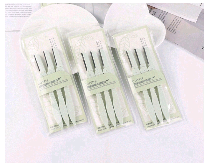 3-Bag Foldable Eyebrow Razor Safe Eyebrow Razor Female Beginner Macro Blade Eyebrow Shaving Tool Set) full figure
