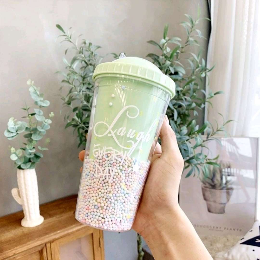 水杯/保温杯/塑料水杯白底实物图